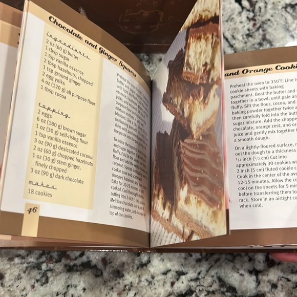 Cookie decorator and 128 page hard back cookie cookbook. New in box! - Picture 5 of 6
